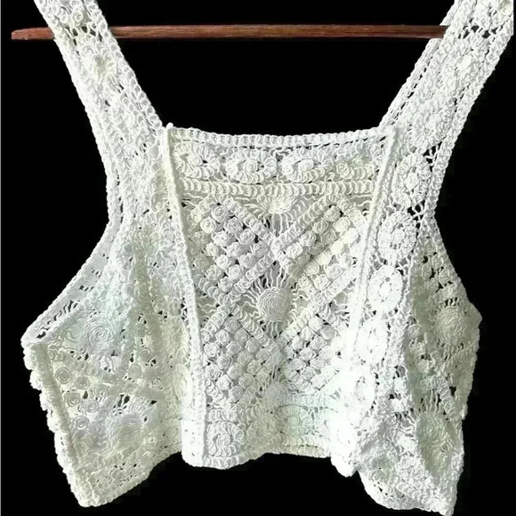 Julia by Love J White Cropped Crochet Top with Sun Design Women’s Size L Large - Picture 2 of 8